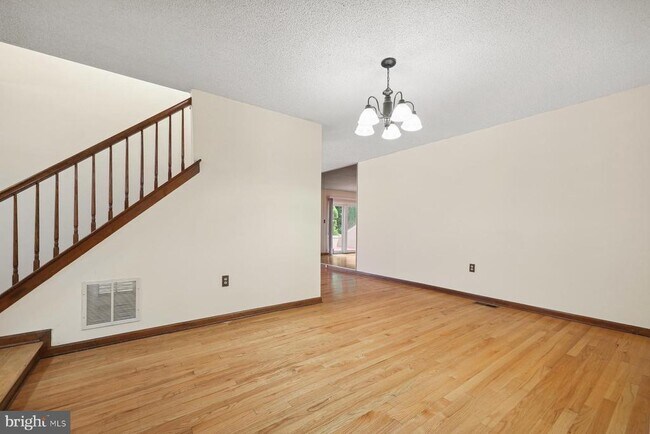 Building Photo - 153 Thoreau Dr