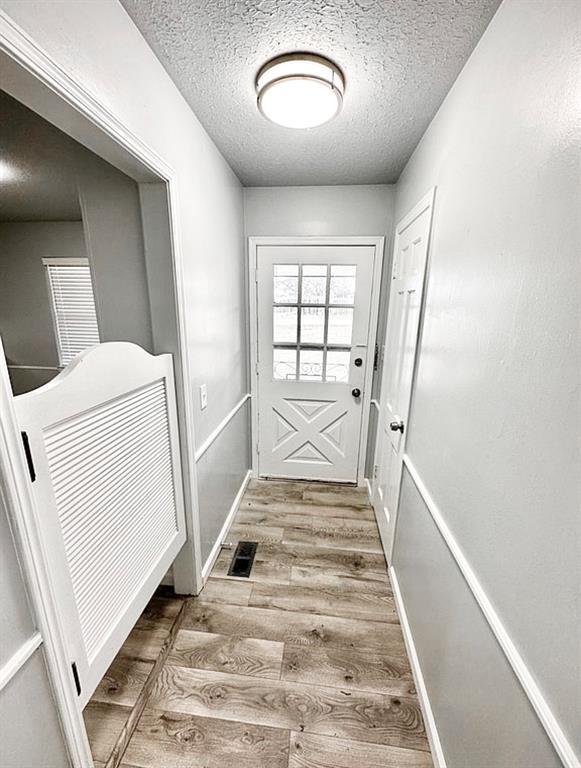 Foto del edificio - 3215 Oakwood Dr