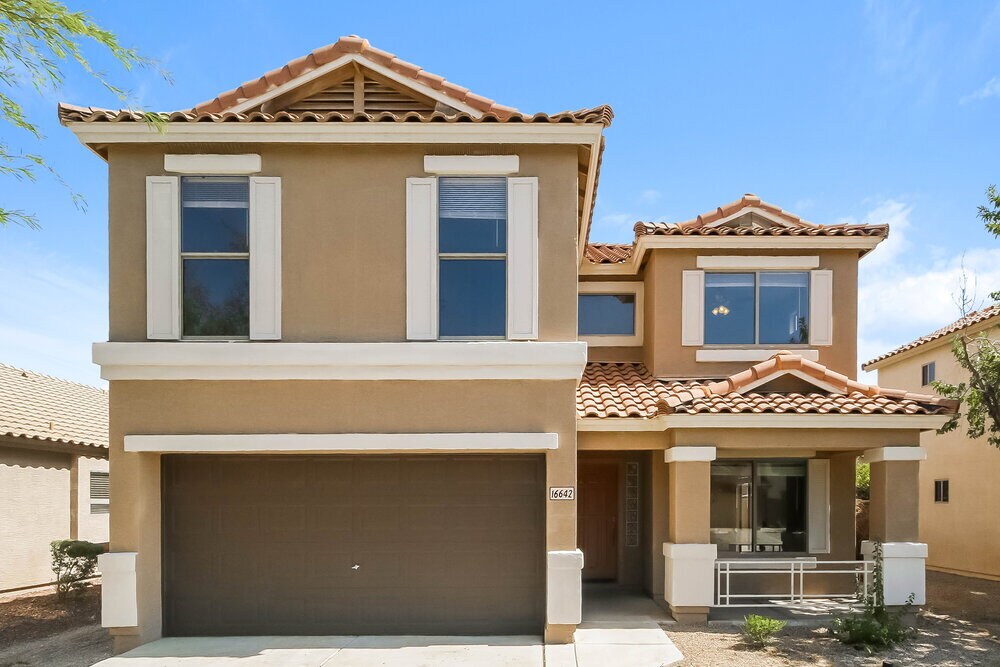 Foto principal - 16642 W Fillmore St