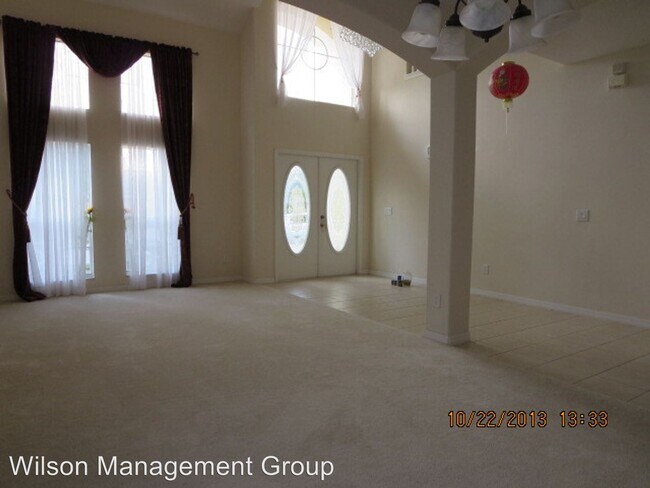 Foto del edificio - 5943 Providence Crossing Trail