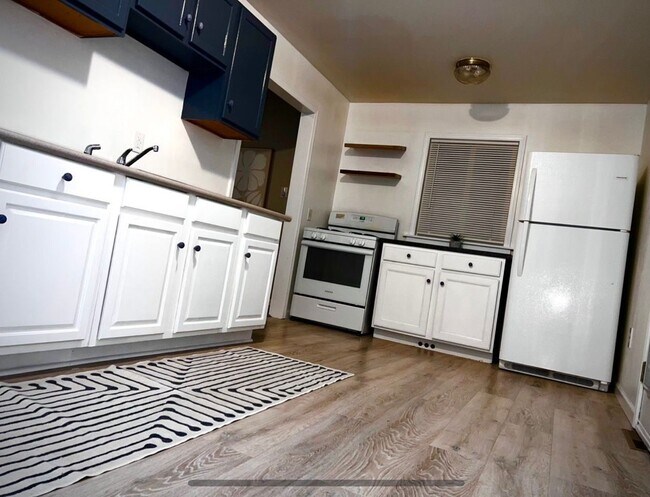 Foto del edificio - 9156 Elizabeth St