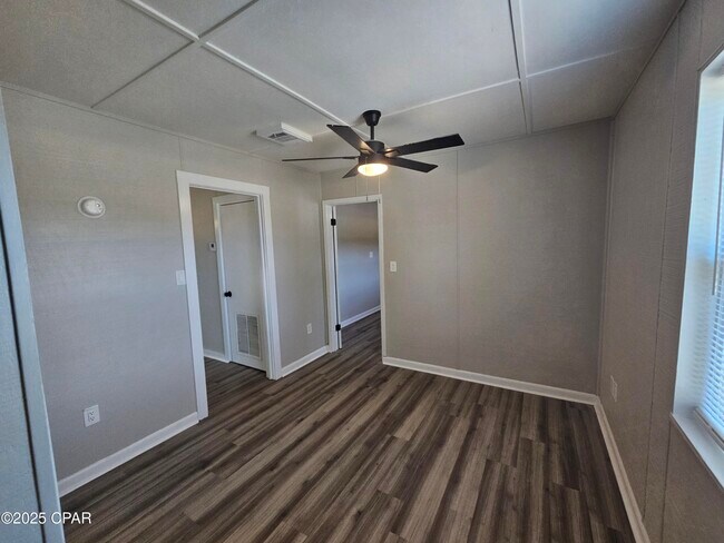 Foto del edificio - 1510 Arthur Ave