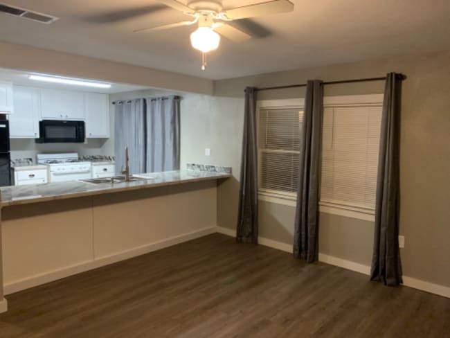 Foto del edificio - 815 Live Oak St