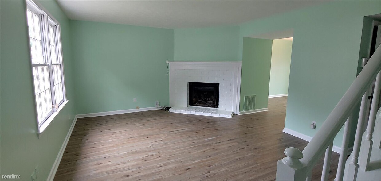 Primary Photo - 2 br, 2.5 bath Townhome - 1000 Jeanette Ln...