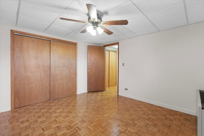 Foto del edificio - 620 W Belmont Ave