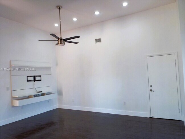 Photo - 422 SW 88th Pl House