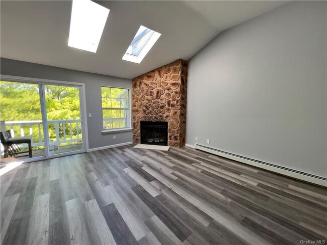 Building Photo - 17 Lexington Hills Rd