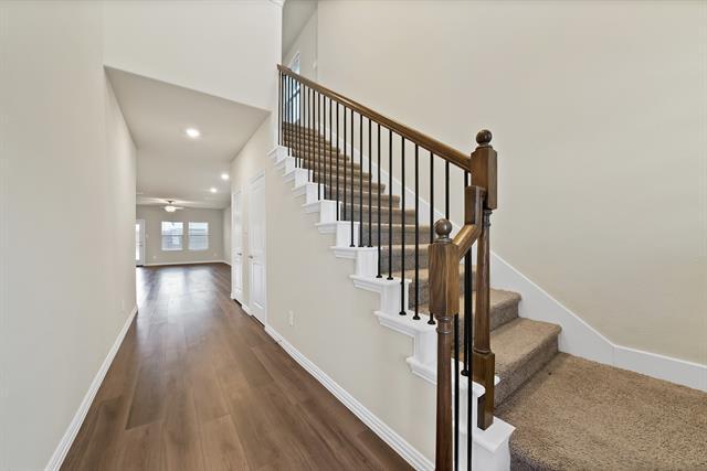 Foto del edificio - 505 Cottage Wood Dr