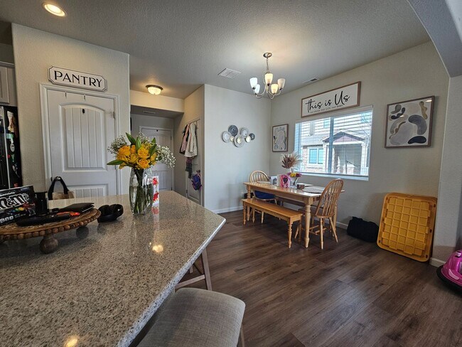 Foto del edificio - Like new!! 3-bedroom, 3-bathroom rental in Lorson Ranch community!