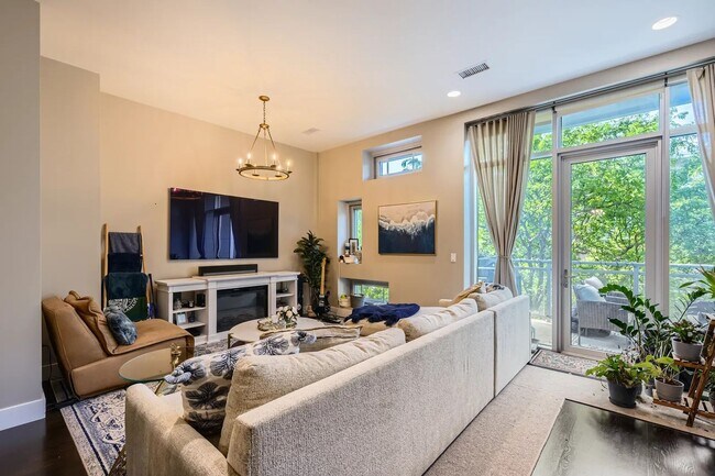 Foto del edificio - Beautiful 3 bedroom 3 Bathroom home