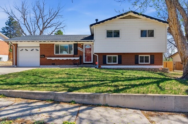 Photo - 1415 Holmes Dr House