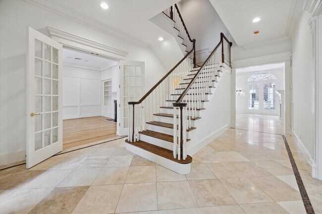 Foto del edificio - 5345 Longmont Dr