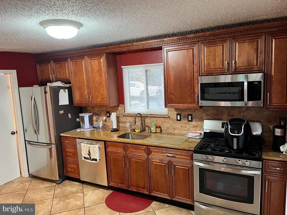 Foto principal - 216 Kingsberry Dr