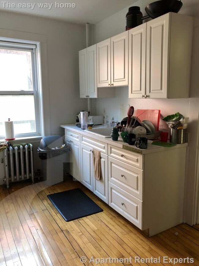 Photo - 14 Centre St Apartment