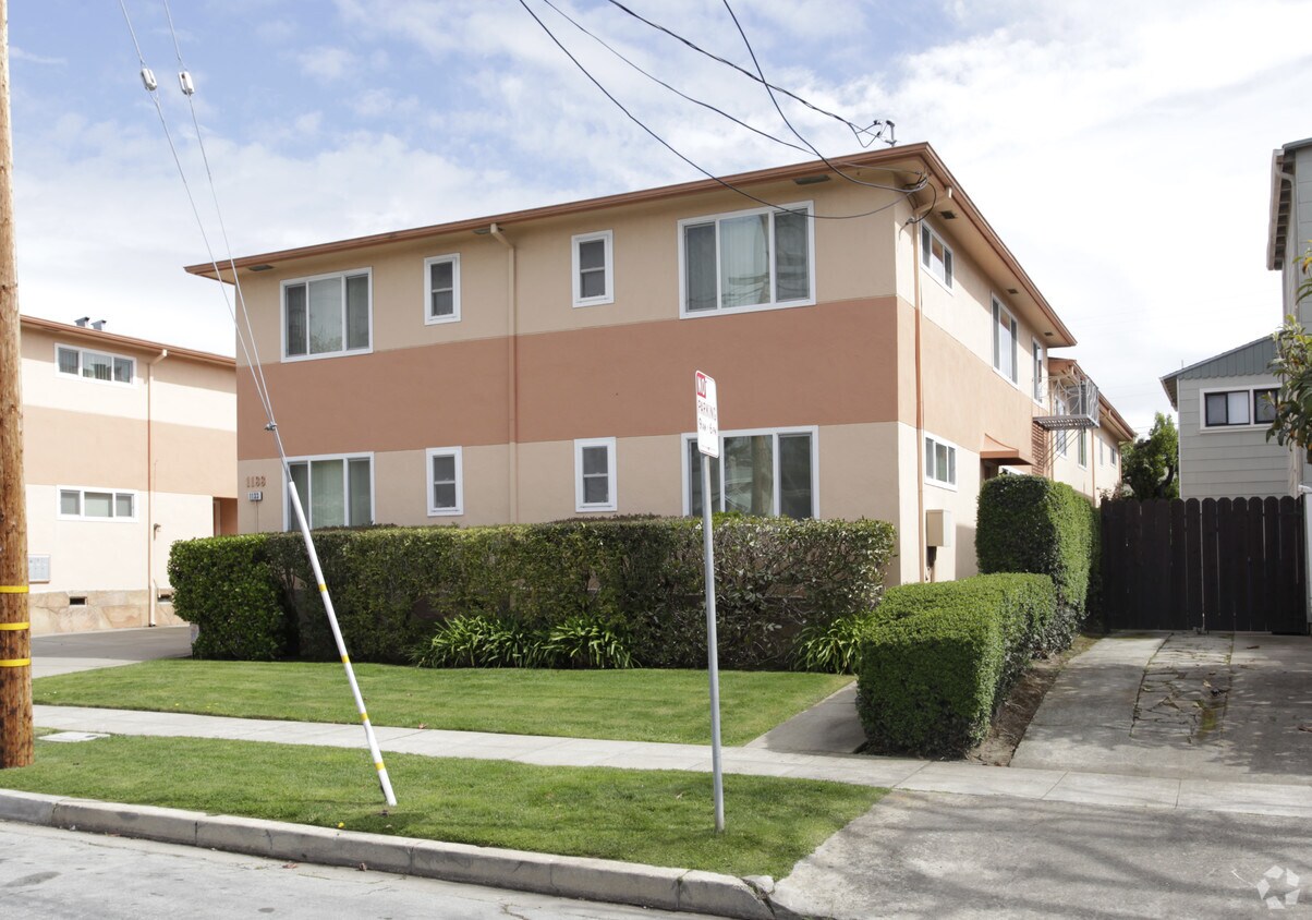 Primary Photo - 1133-1129 Rhinette Ave