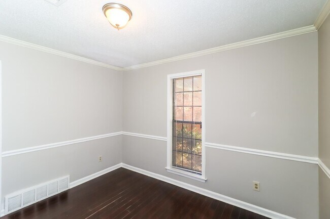 Foto del edificio - 4462 Garrison Ave