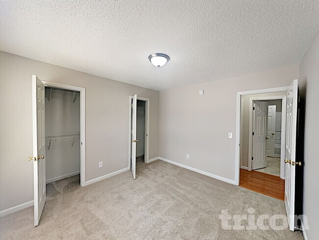 Building Photo - 1237 Woodbriar St