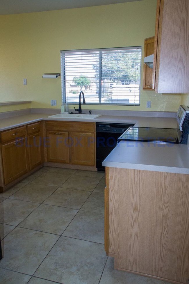Foto del edificio - 3 Bed & 2 bath off Twin Peaks