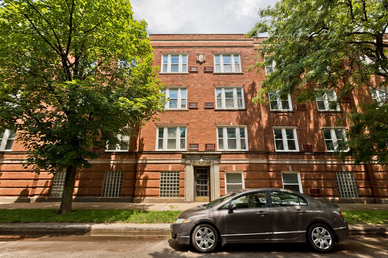 1952 W Patterson Ave Unit 2N, Chicago, IL 60613 Condo for Rent in