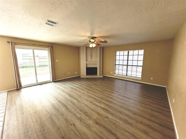 Building Photo - 16615 Rainbow Lake Rd