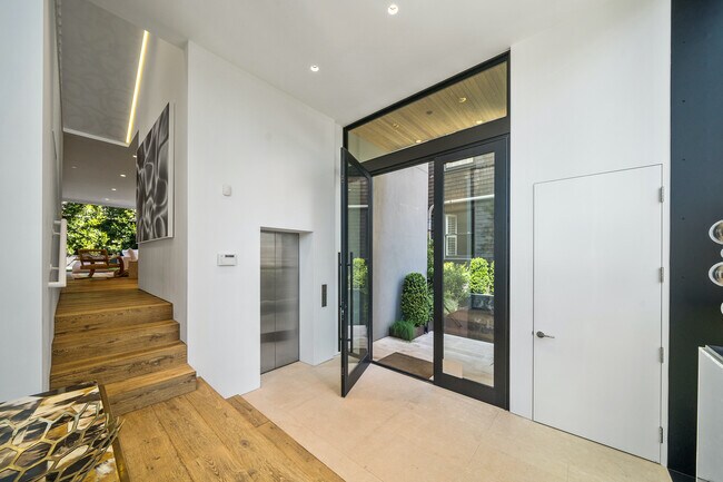 Foto del edificio - 1110 Green St