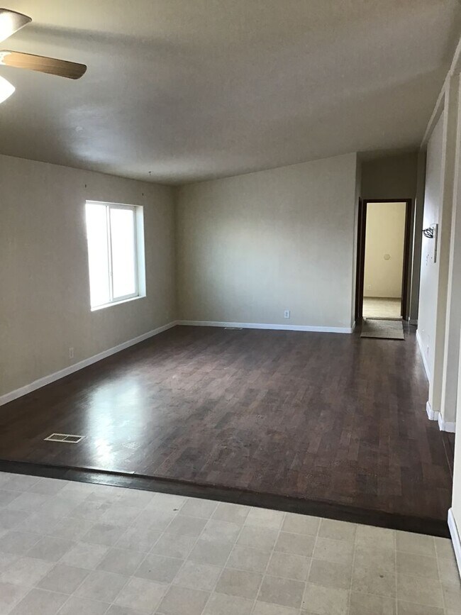 Foto del edificio - Horse Property - Four Bedroom Manufactu...