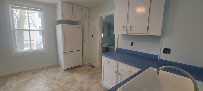 Foto del edificio - 530 W Baraga Ave