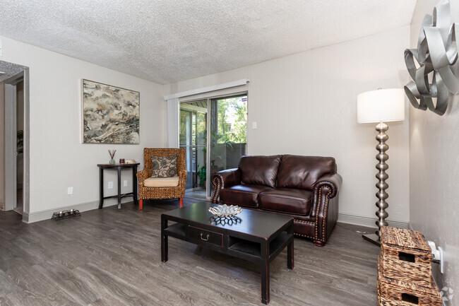 1HAB,1BA-596SF - Cross Creek Apartments