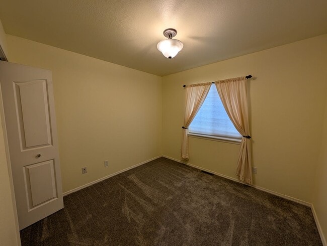 Building Photo - 224 Capitan Cir