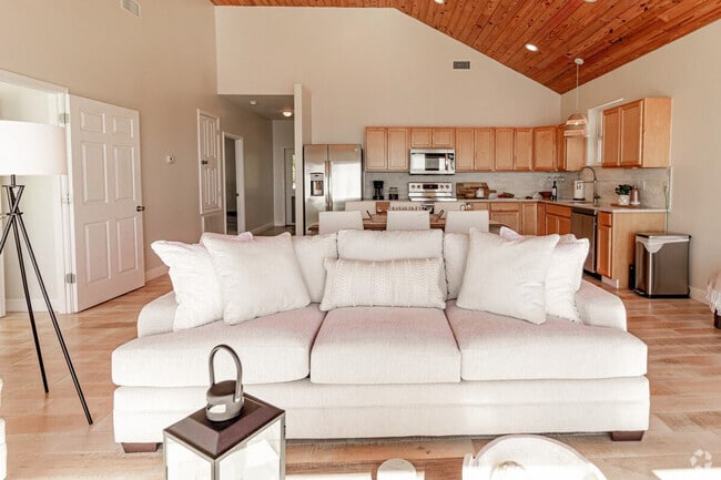 Building Photo - 6717 Belle Fontaine Dr