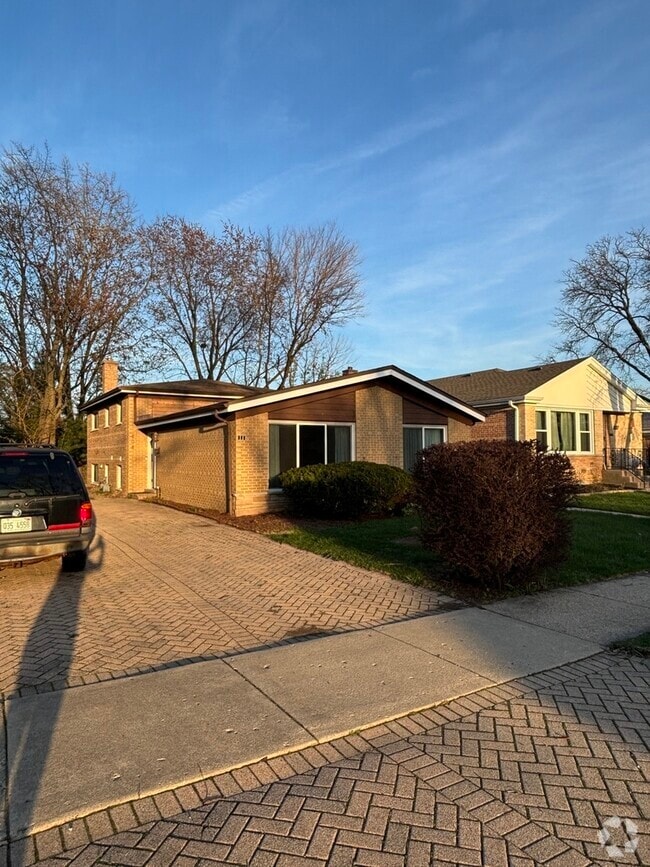 Building Photo - 608 Lavergne Ave