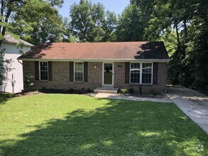 Building Photo - 5505 Baywood Dr