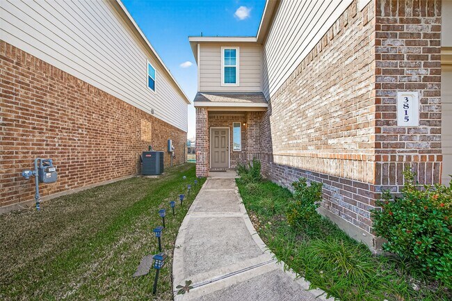 Building Photo - 3815 W Alessano Ln