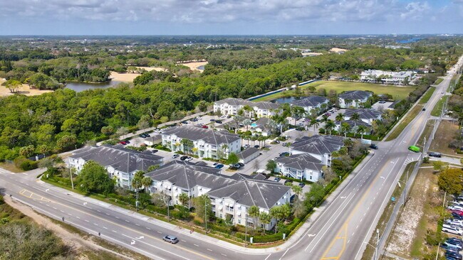 Foto del edificio - 3615 High Ridge Rd