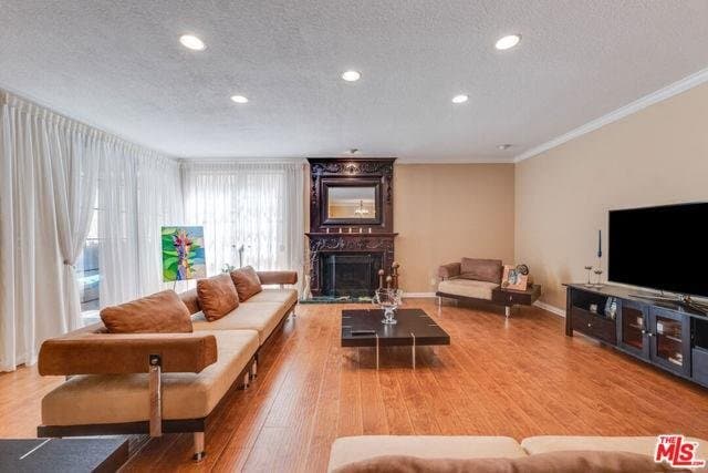 Building Photo - 15150 Dickens Street, Los Angeles, CA 9140...