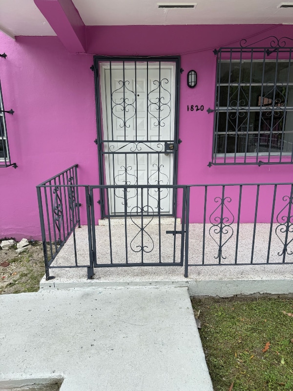Building Photo - 1820 NW 34th St