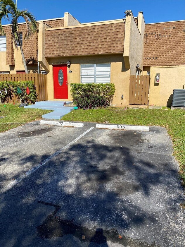 3551 NW 95th Terrace, Sunrise, FL 33351 Townhouse for Rent in Sunrise, FL