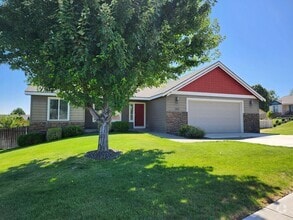 Building Photo - 1388 Cowiche Ct
