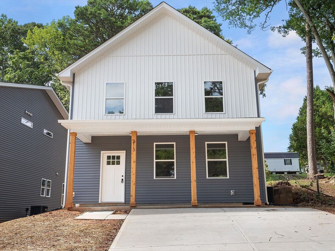 Foto principal - 213 9th Ave SE