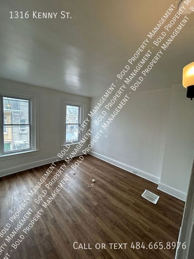 Foto del edificio - 1316 Kenny St