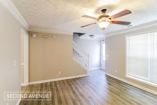 Building Photo - 3931 Riverside Pkwy