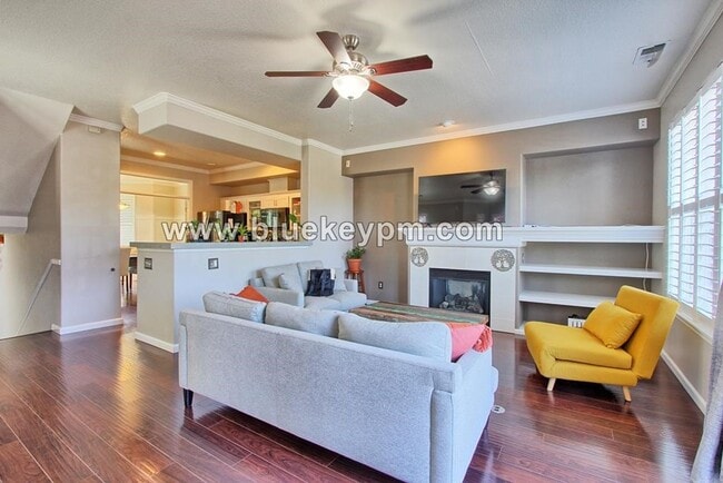 Building Photo - 3 Bed, 2.5 Bath Townhome in Hillsboro Near...