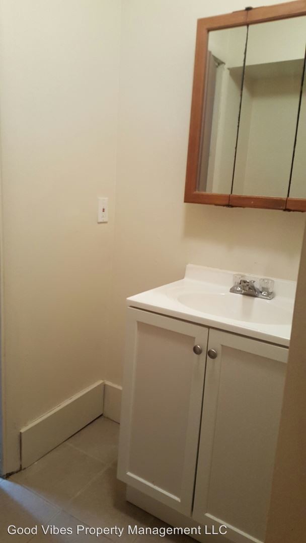 Foto del edificio - 1 br, 1 bath House - 69 Grand St