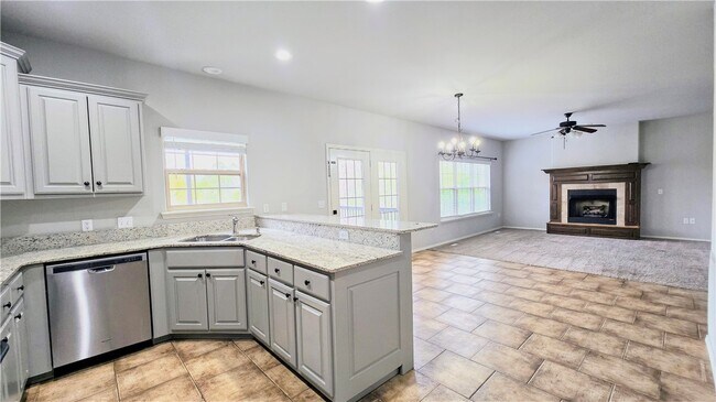 Foto del edificio - 36 Westbury Dr
