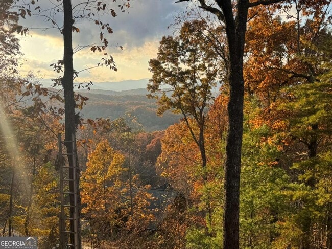 Building Photo - 664 Fox Run Dr