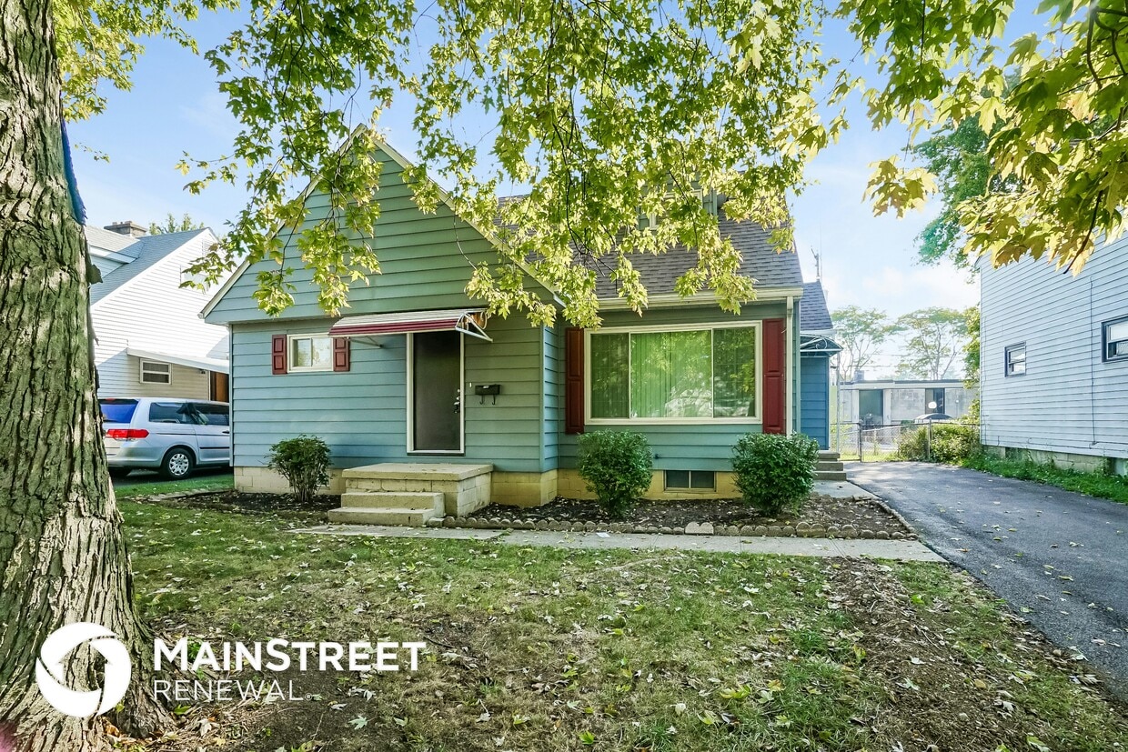 Primary Photo - 298 Pineview Dr