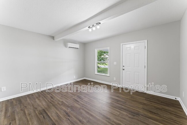Building Photo - 321 Mill St