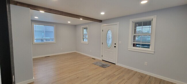 Foto del edificio - 414 N Madison St