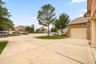 Building Photo - 9338 Taylor Cliff Ln