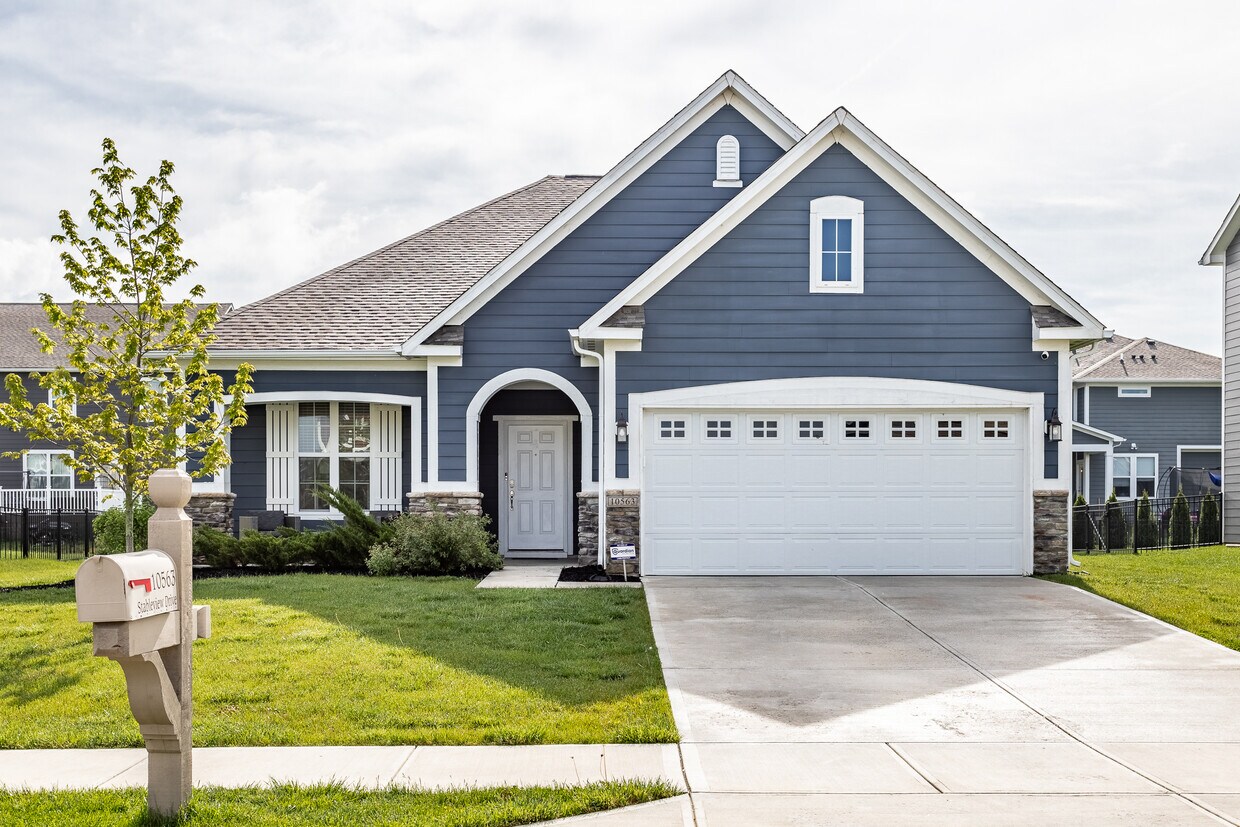 Primary Photo - 10563 Stableview Dr